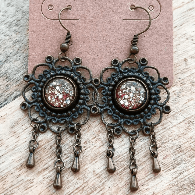 Boucles d&#039;oreilles IRMA rouge et paillettes dorées