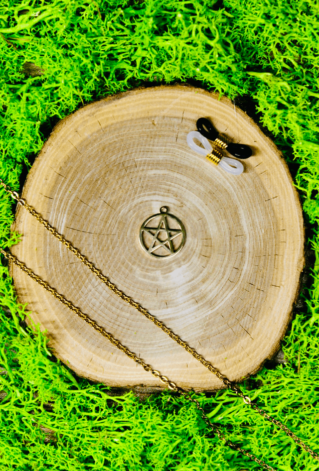 Chaine de lunettes intemporelle dorée personnalisée Pentacle
