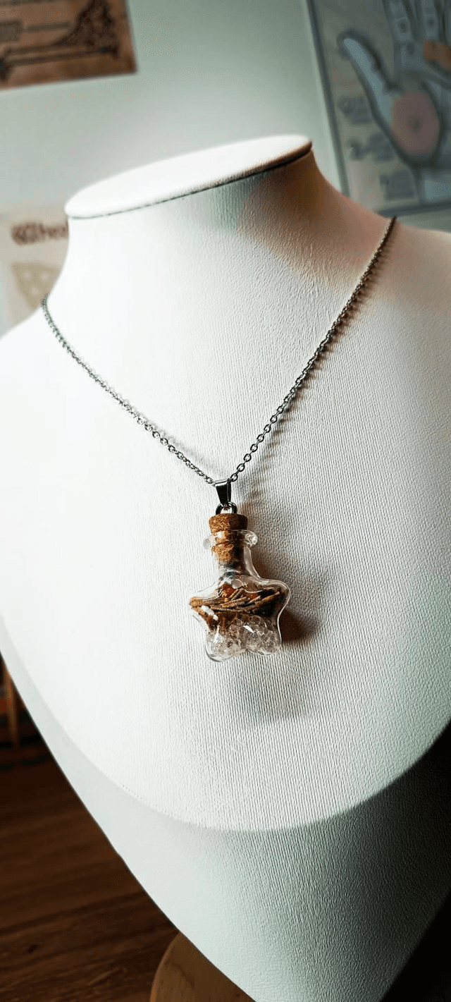 Pendentif Lumière dans l&#039;obscurité argenté